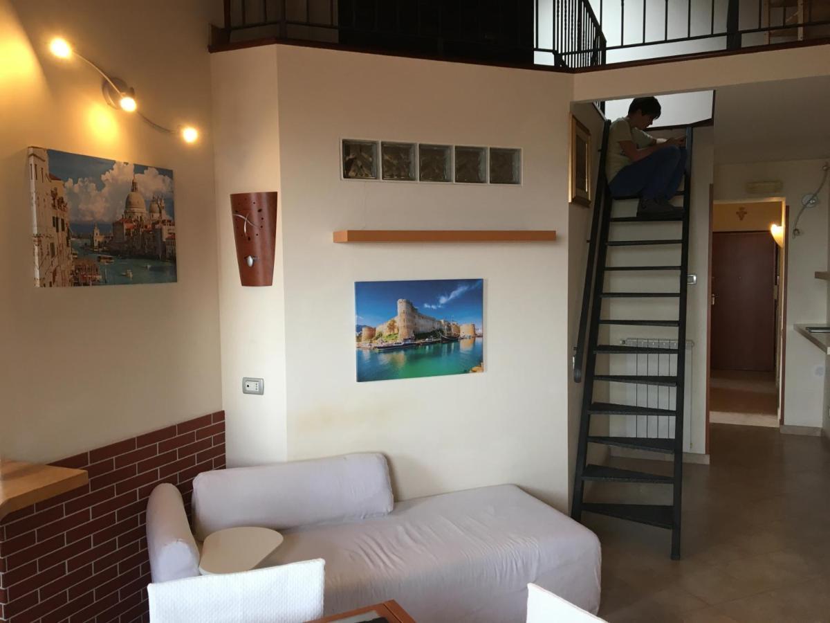 テッラチーナ Beach Holidayヴィラ エクステリア 写真